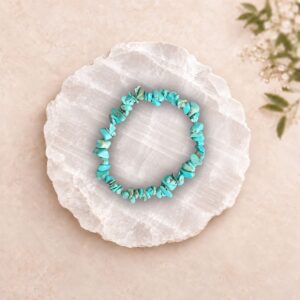 turquiose-bracelet-melbourne Turquoise-coloured dyed Howlite crystal chip bracelet for calm and peaceful energy